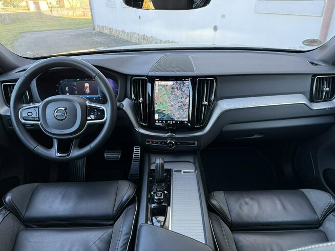 Volvo XC 60 2.0d B4 197KM 114tys.km AWD R-Design Dark Bezwypadkowy Facelift