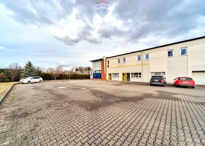 Wjazd z DK-HANDEL-BIURA-USŁUGI -TIR