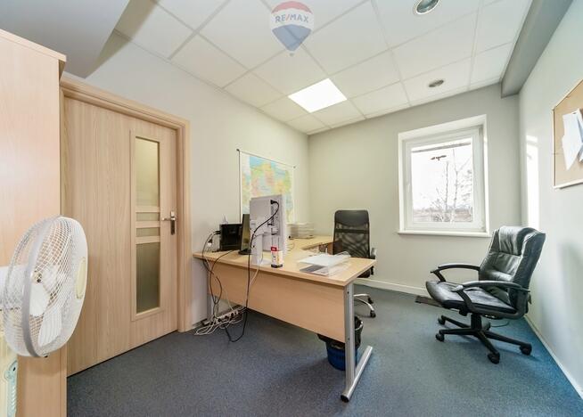 Wjazd z DK-HANDEL-BIURA-USŁUGI -TIR