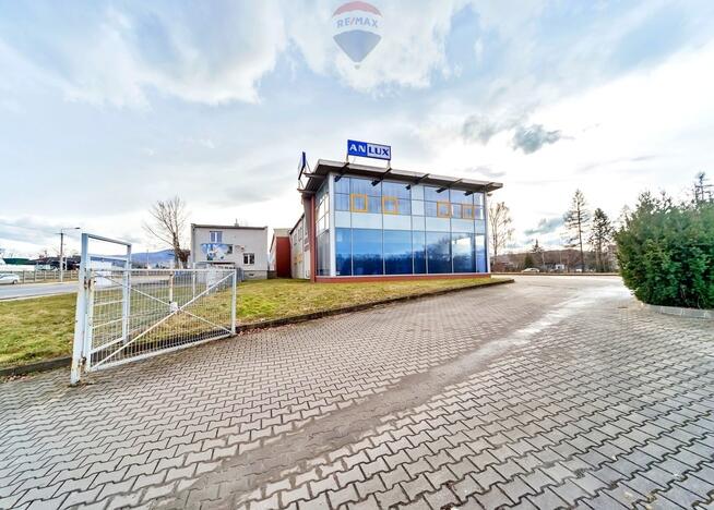 Wjazd z DK, magazyn, biura, TIR, S1-800m