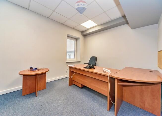 Wjazd z DK, magazyn, biura, TIR, S1-800m