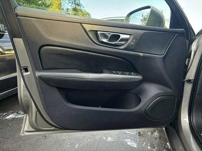 Volvo V60 Momentum 2.0D 150km SKÓRA full led NAVI kamera 2021 FV23%