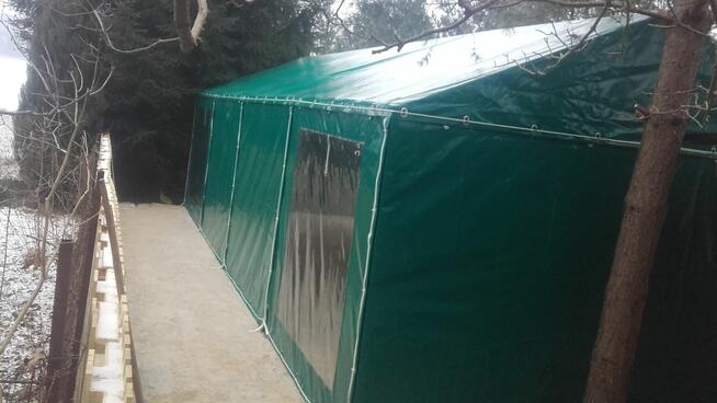 Namioty na wymiar – trwałe konstrukcje z poszyciem PVC