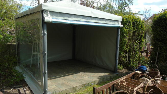 Namioty na wymiar – trwałe konstrukcje z poszyciem PVC