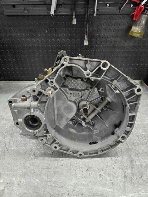 Naprawa manualnych skrzyń biegów auta osobowe i dostawcze