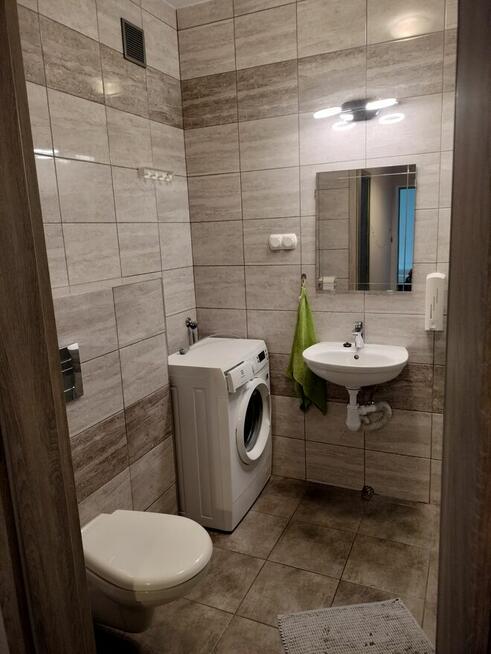 Wynajmę dwupokojowe mieszkanie z oddzielną kuchnią