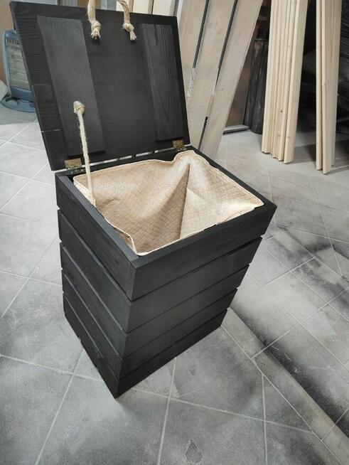 drewniany kosz na pranie