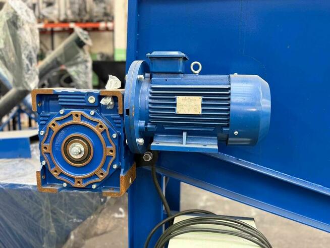 Zbiornik-podajnik TYTAN-5