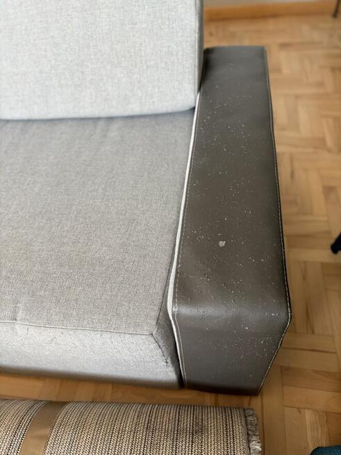 Wersalka rozkładana . 2 pufy , 3 poduchy na oparcie