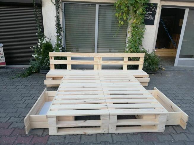 Promocja łóżko drewniane na wzór palet z szufladami