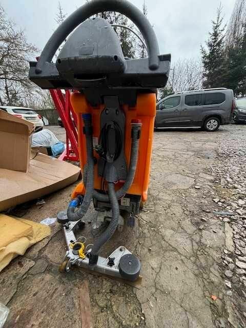 TASKI SWINGO 755B Maszyna czyszcząca myjaca