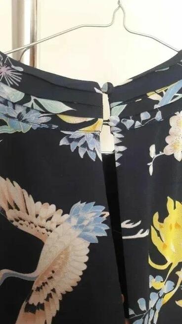 Sukienka granatowa w kolorowe kwiaty + ptaszki XS -S żorżeta