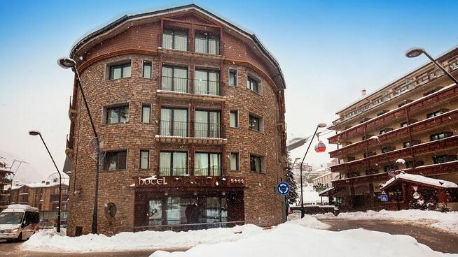 ANDORA na 2027 FREE SKI samolot !! Hotel 4 *HB Cena 4450 zł