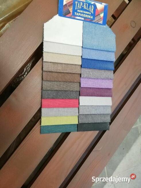 Zestaw mebli ogrodowych wykonany na wzór palet