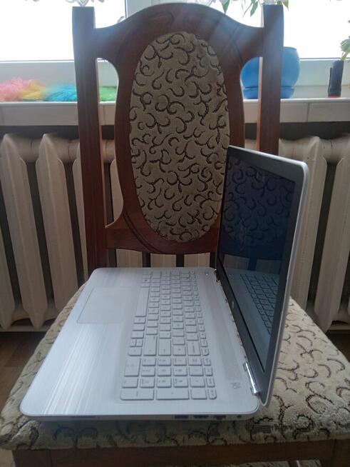 HP Pavilion 15 | Intel I7-7500U | 512GB | 8GB | Bat. 5 godz.