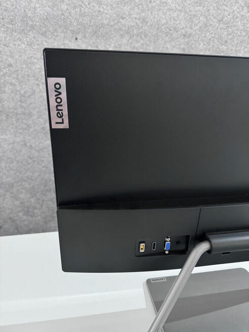 Syndyk sprzeda używany sprzęt komputerowy