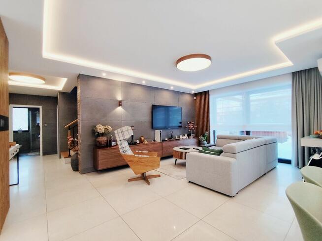 Nowoczesna willa 221m2, automatyka, na działce 15a