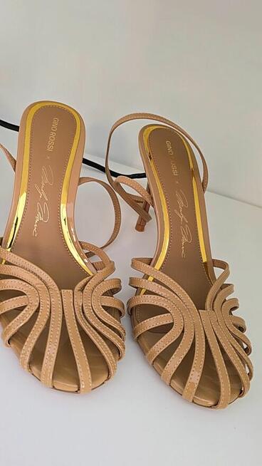 Sprzedam piekny zestaw 10 par butów