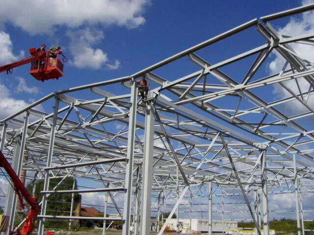 KONSTRUKCJA STALOWA HALI 12 M x 20 M x 4,0 M CENA 45 600,00