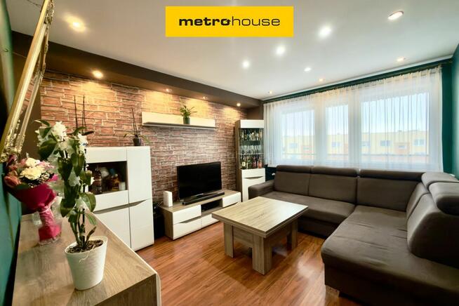 Trzy pokojowe mieszkanie na spokojnym osiedlu.