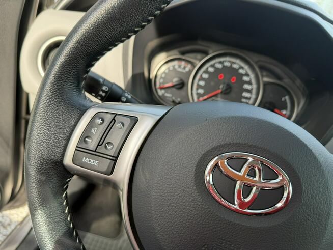Toyota Yaris Salon Polska, Bezwypadkowy, Kamera cofania, Klimatyzacja automatyczna
