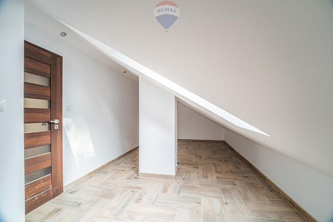 Dom wolnostojący w centrum Jedlni-Letnisko