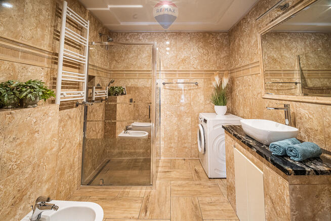 Dom wolnostojący w centrum Jedlni-Letnisko