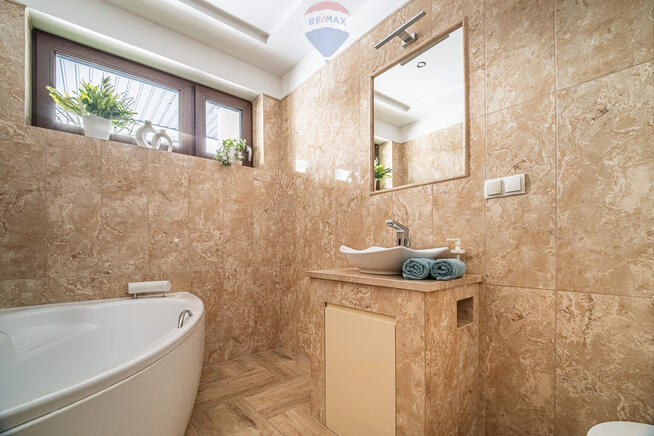 Dom wolnostojący w centrum Jedlni-Letnisko