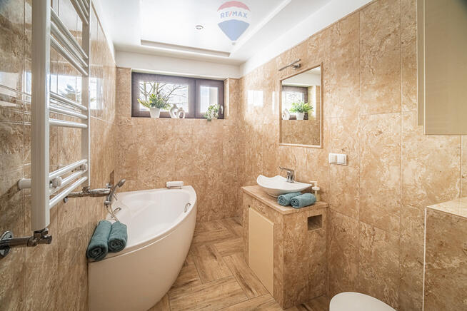 Dom wolnostojący w centrum Jedlni-Letnisko