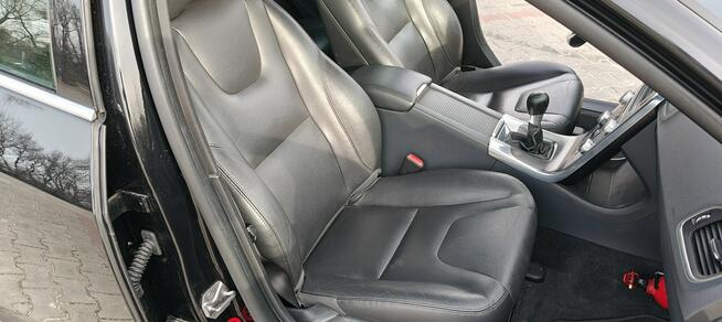 Volvo V60 2.0 D3 5-Cylindrów Lift Led Navi Skóra Parktronik