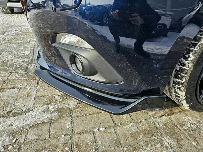 Mazda 3 Grzane fotele, dyfuzor, navi, kamera,wyświetlacz head-up,felgi 18 cali