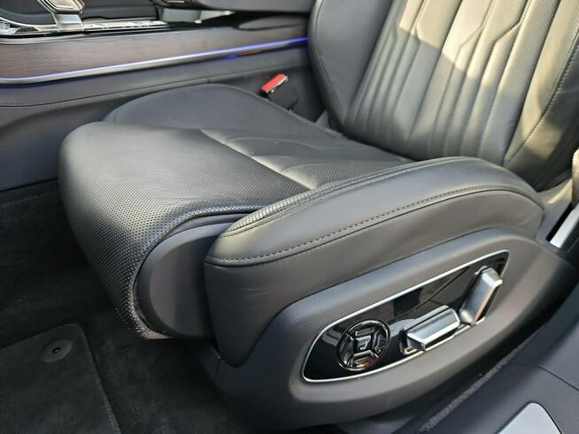 Audi A8 Sline_B&O_SkrętnaOś_ACC_Wentylacja_Masaż_Kamera360