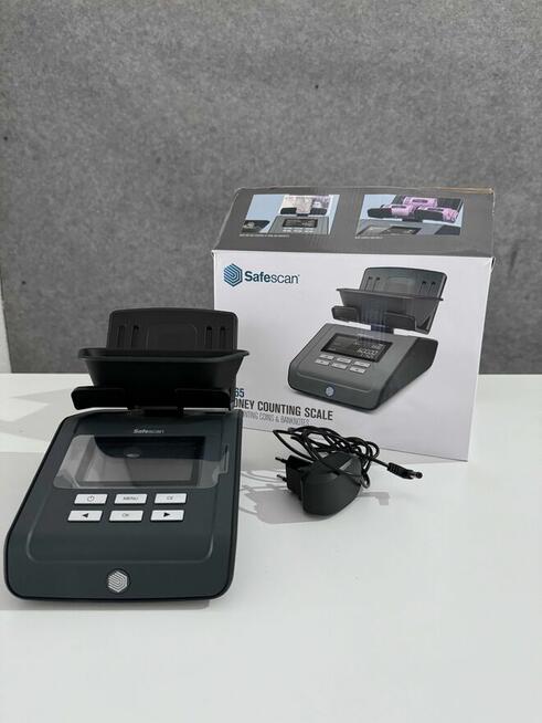 Syndyk sprzeda dwie liczarki i sejf meblowy