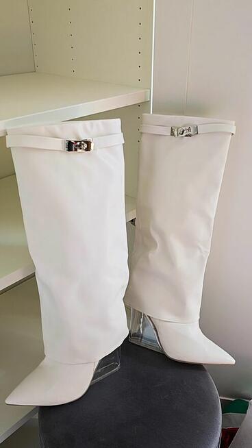 Sprzedam piekny zestaw 10 par butów