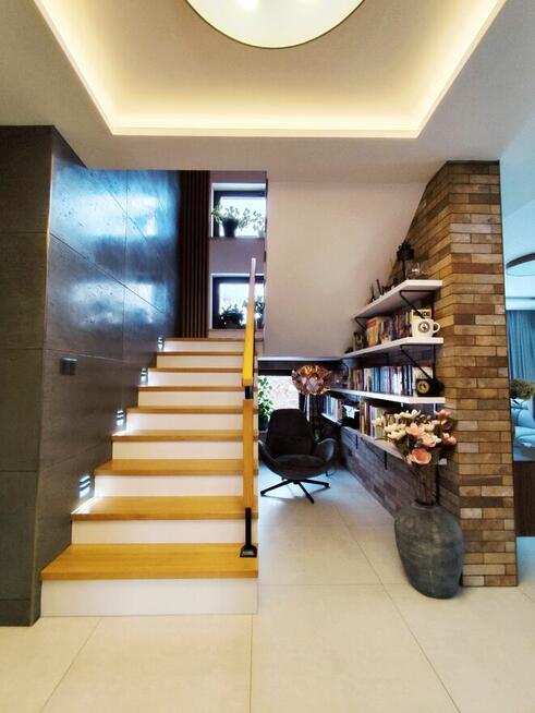 Nowoczesna willa 221m2, automatyka, na działce 15a