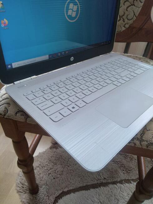 HP Pavilion 15 | Intel I7-7500U | 512GB | 8GB | Bat. 5 godz.