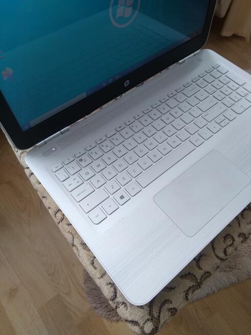 HP Pavilion 15 | Intel I7-7500U | 512GB | 8GB | Bat. 5 godz.