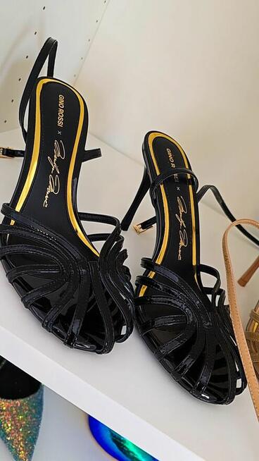 Sprzedam piekny zestaw 10 par butów