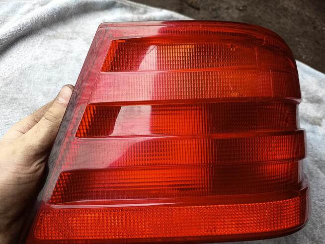 Sprzedam lampę tylna do Mercedesa w 210