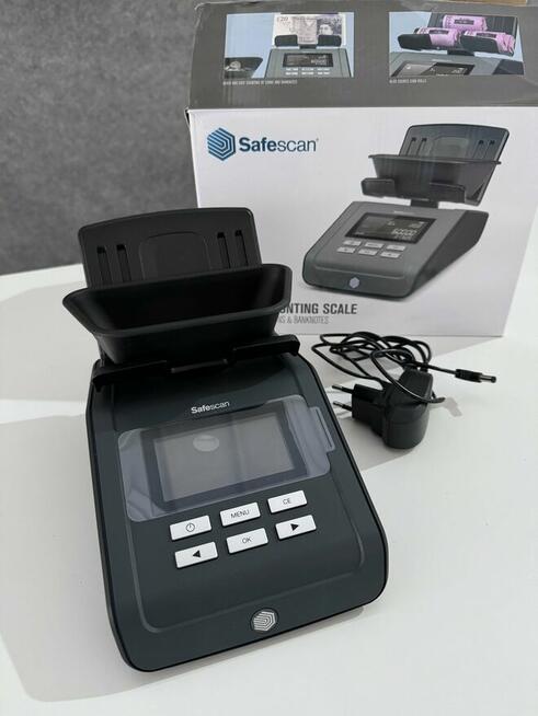 Syndyk sprzeda dwie liczarki i sejf meblowy