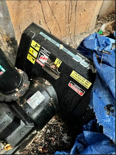 Syndyk sprzeda odśnieżarkę spalinową