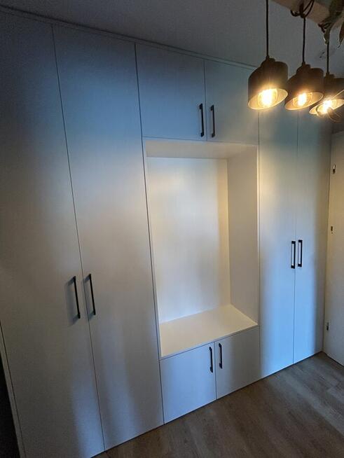 Składanie mebli z paczek i montaż