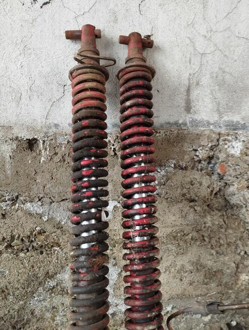 Siłowniki hydrauliczne gardzieli MF510