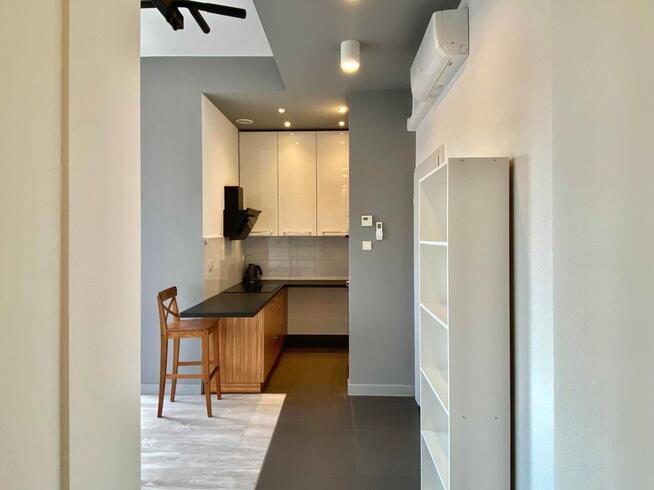 Przestronna kawalerka z klimatyzacją