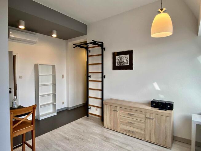 Przestronna kawalerka z klimatyzacją