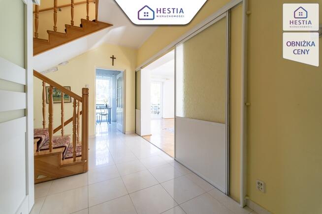 Dom z ogrodem na obrzeżach miasta