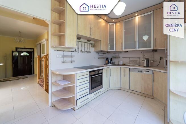 Dom z ogrodem na obrzeżach miasta