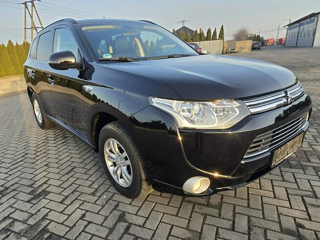 Mitsubishi Outlander 2,0Plug-IN Hybrid. 4x4.Skóry.Navi.Kam.Cof.Hands-Free.Xenony.Aut.