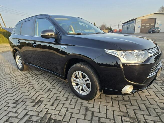 Mitsubishi Outlander 2,0Plug-IN Hybrid. 4x4.Skóry.Navi.Kam.Cof.Hands-Free.Xenony.Aut.
