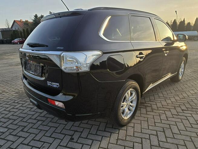 Mitsubishi Outlander 2,0Plug-IN Hybrid. 4x4.Skóry.Navi.Kam.Cof.Hands-Free.Xenony.Aut.